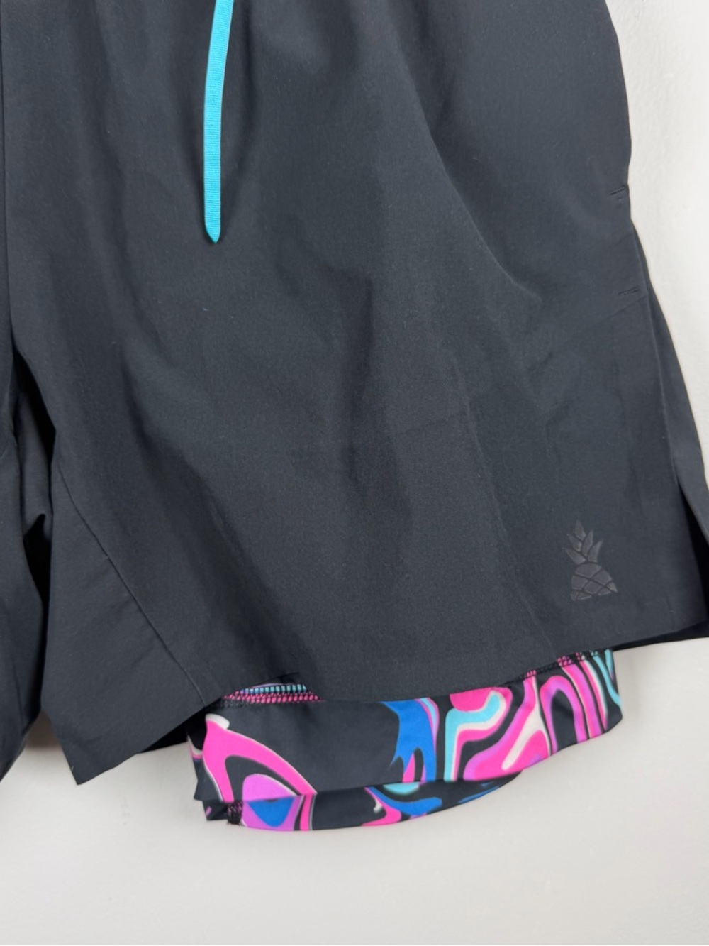 Men’s Chubbies Black 2 in 1 Groovy Swim Shorts Trunks Medium 5.5” Inseam - Picture 4 of 9